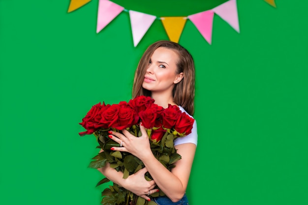 Modele D Invitation De Joyeux Anniversaire De Petites Fleurs Blanches Vecteur Gratuite Modele D Invitation De Joyeux Anniversaire De Petites Fleurs Blanches Vecteur Gratuite