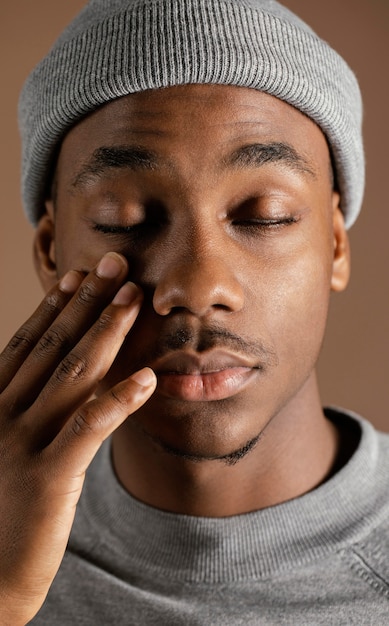 Portrait jeune homme africain