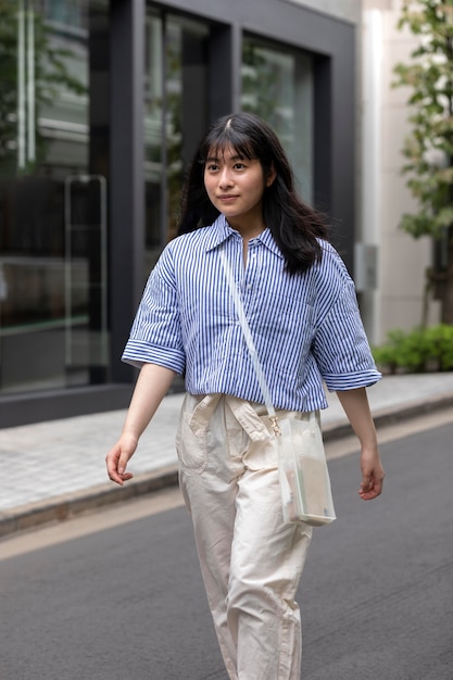 Portrait de jeune personne asiatique