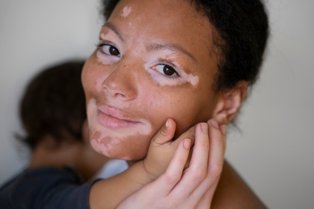 Portrait De Mère Et D'enfant Ayant Des Moments Tendres