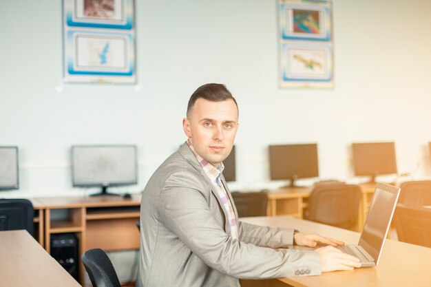 Portrait de mode de vie de l&#39;homme d&#39;affaires