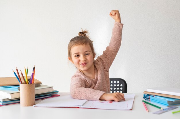 Portrait de petite fille à colorier