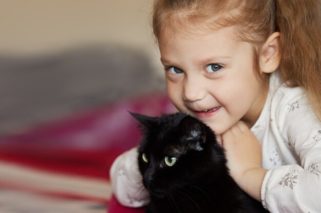 Bebe Maine Coon Chat Sentiment Photo Premium