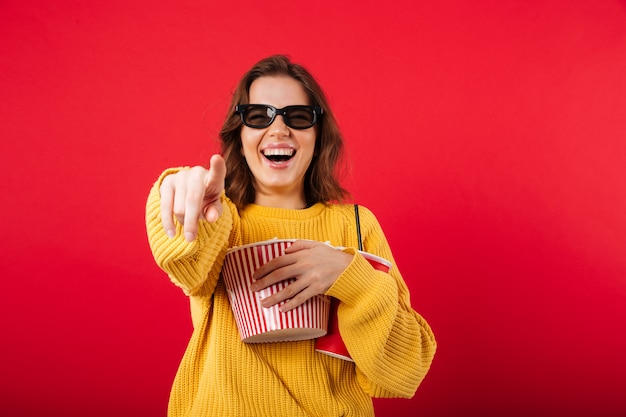 Portrait, rire, femme, lunettes soleil