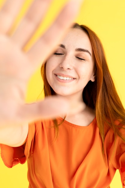 Photo gratuite portrait de studio d'adolescent