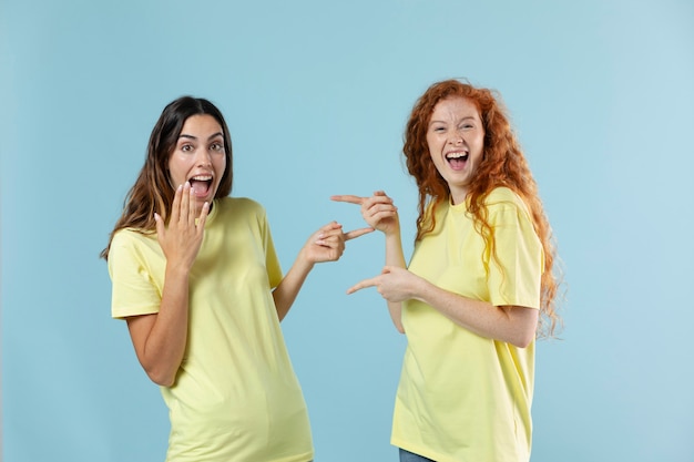 Portrait en studio de belles femmes