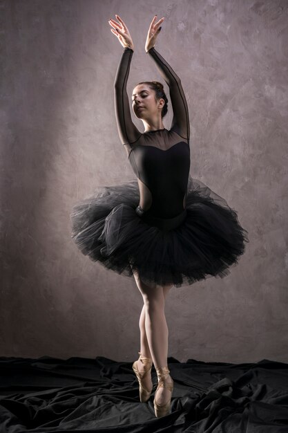 Posture de ballet debout complet