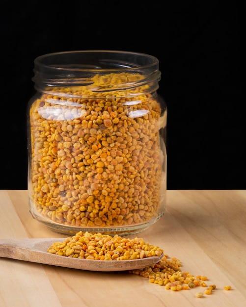 Pot à pollen avec cuillère en bois