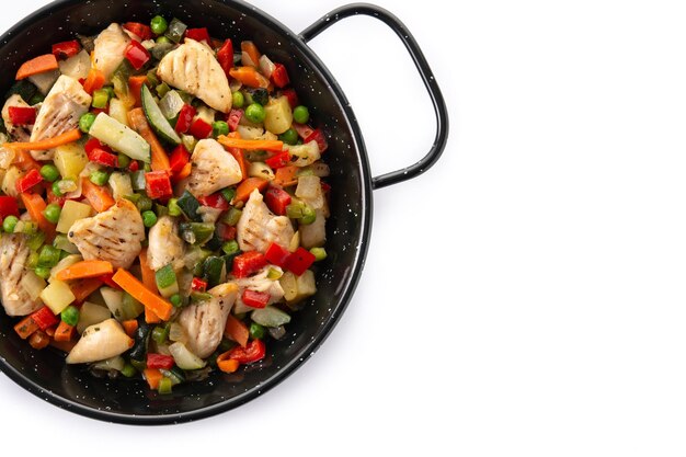 Poulet et légumes isolés sur fond blanc