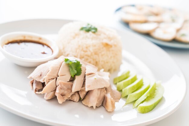 Poulet à la vapeur au riz