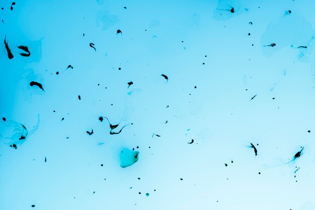 Poussière abstraite sur ciel bleu