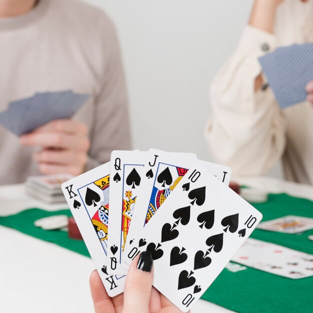 Pov jouer au poker avec des amis