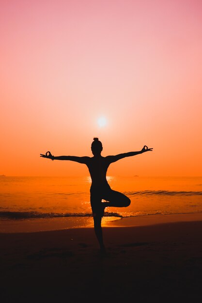 la pratique du yoga mer fond d&#39;exercice