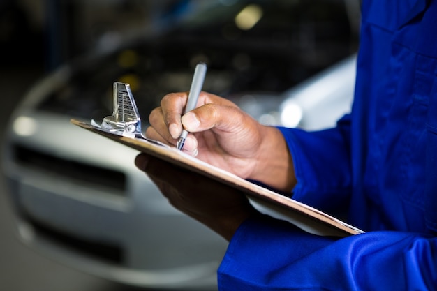 Photo gratuite préparation mechanic une liste de contrôle