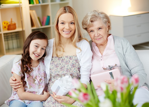 Présente pour la petite fille