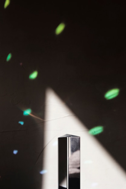Prisme transparent avec lumières abstraites