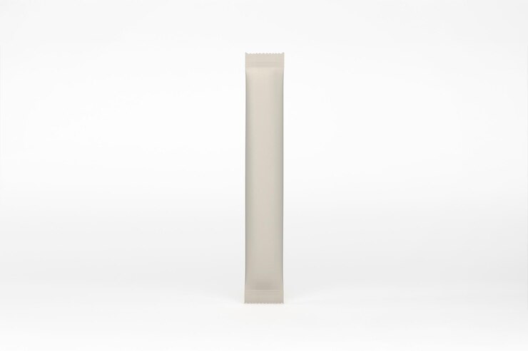 Photo gratuit produit d'emballage en sachets isolé sur blanc