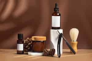 Photo gratuite produits de beauté masculins cosmétiques avec présentoir