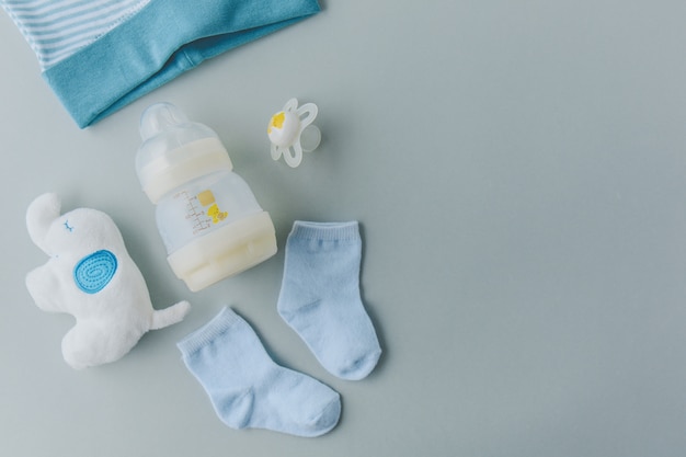 Des produits pour bébés en bleu clair