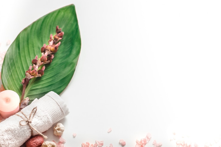Photo gratuit produits de spa bio sur fond blanc