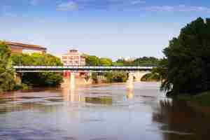 Photo gratuite puente de hierro sur ebro. logroño, espagne