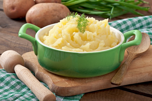 Photo gratuite purée de pommes de terre fraîche et savoureuse