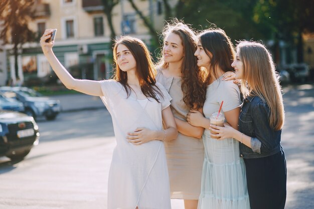 quatre belles filles