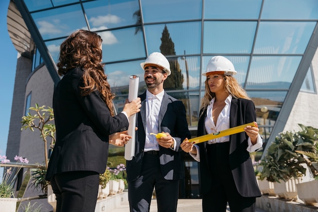 Équipe de trois architectes