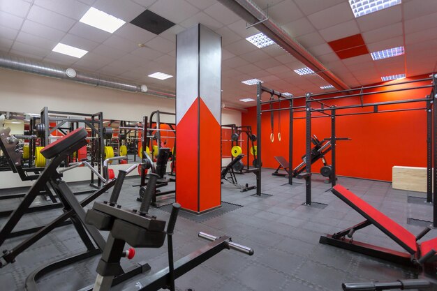 Équipements dans la salle de gym