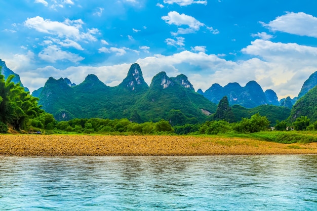 Photo gratuite rafting panoramique scène verte colline belle