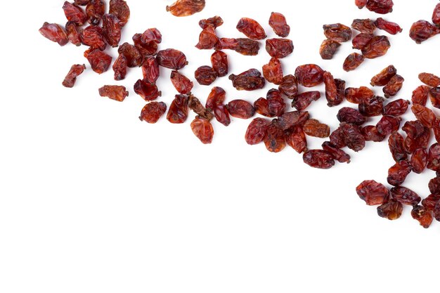 Raisins secs isolés sur fond blanc