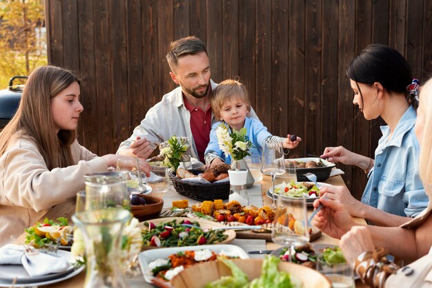 Rassemblement de famille en gros plan