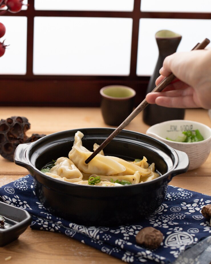 Photo gratuit raviolis bouillis
