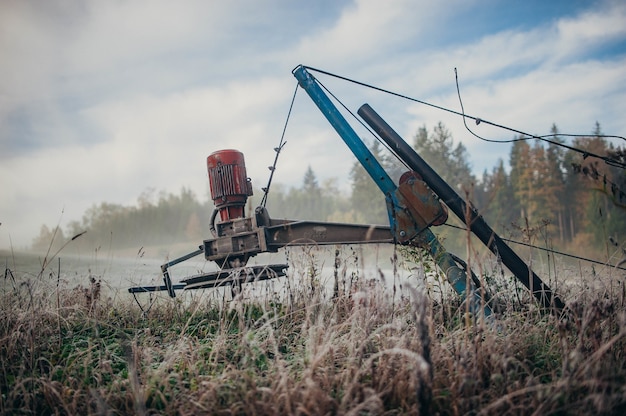 Récolteuse agricole dans le domaine