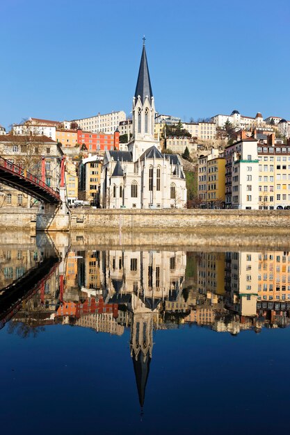 reflet de l'église