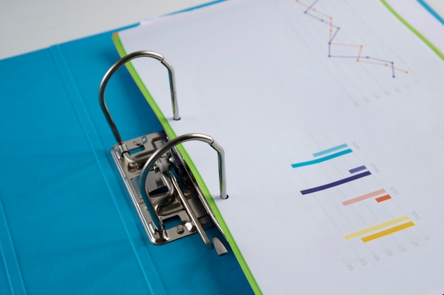 Photo gratuite reliure à anneaux utilisée pour les documents stockés