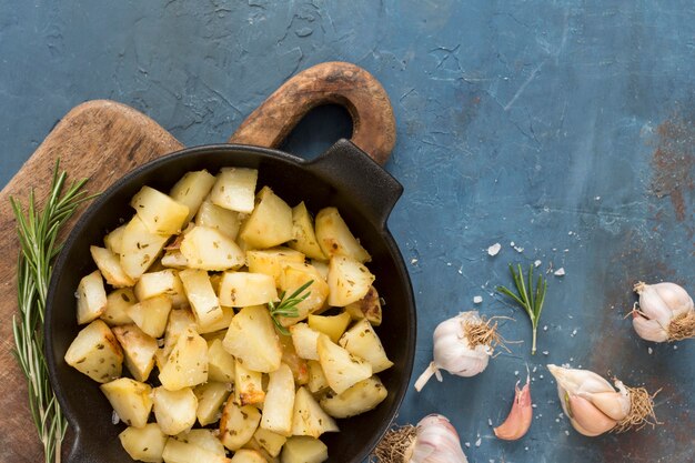 Repas de pommes de terre au-dessus de l'arrangement de vue