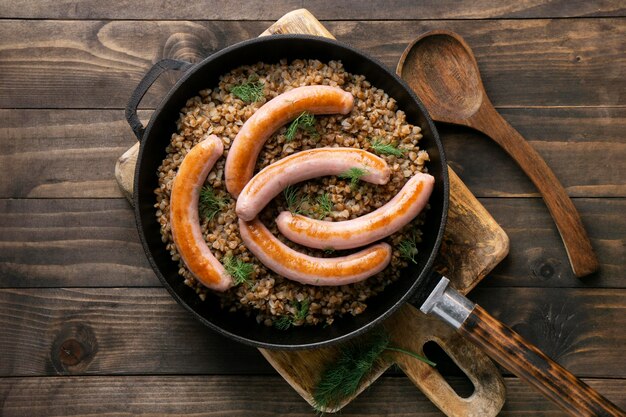 Repas riche en protéines de saucisse close up detail