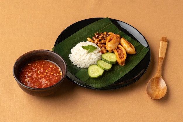 Repas traditionnel nasi lemak