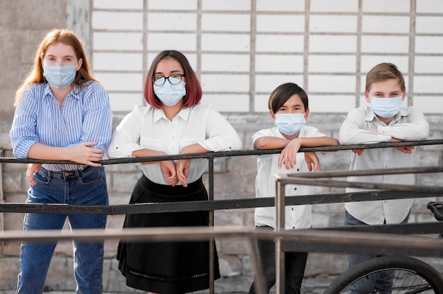 Photo gratuite retour à l'école pendant le concept de covid