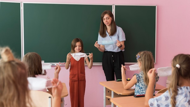 Retour à l'école pendant le concept de covid