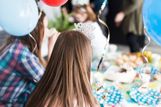 Retour vue des invités sur la fête d&#39;anniversaire