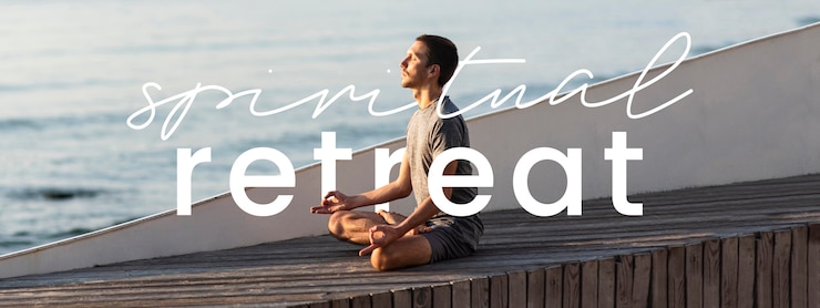 Photo gratuit retraite spirituelle avec homme méditant