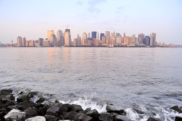 Rivage de la rivière de New York