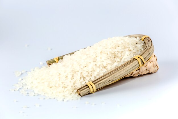 riz sur fond blanc