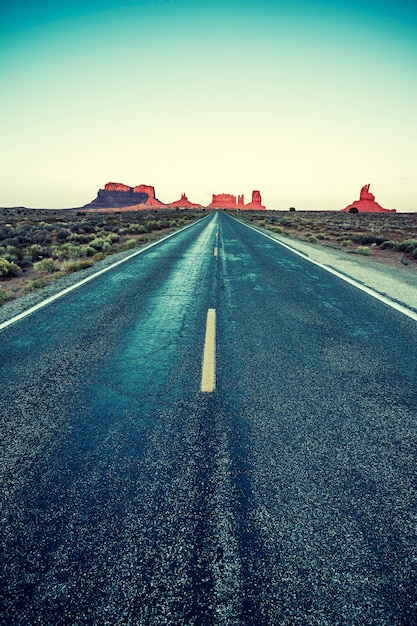 Photo gratuite road to monument valley avec traitement photographique spécial