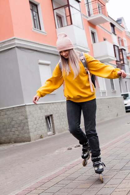 Roller femme avec bonnet