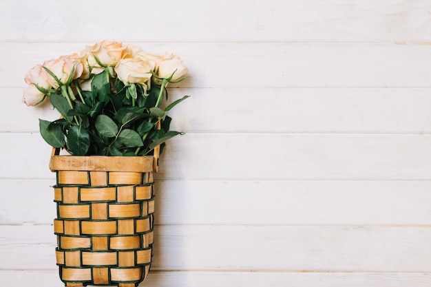 Roses dans le panier