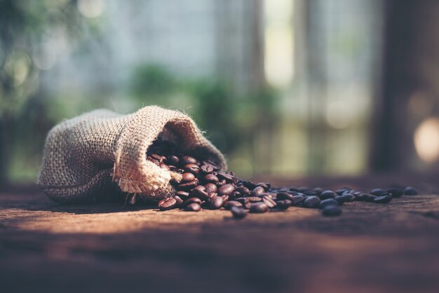 Sac de jabot noir de café et haricots