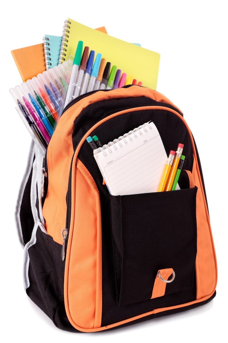 Photo gratuit sac scolaire avec accessoires